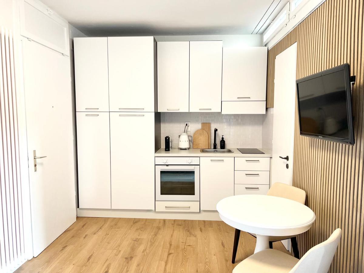 Bright Tiny Studio - Shared Pool & Sauna - Free Parking - Air Condition Muralto Ngoại thất bức ảnh