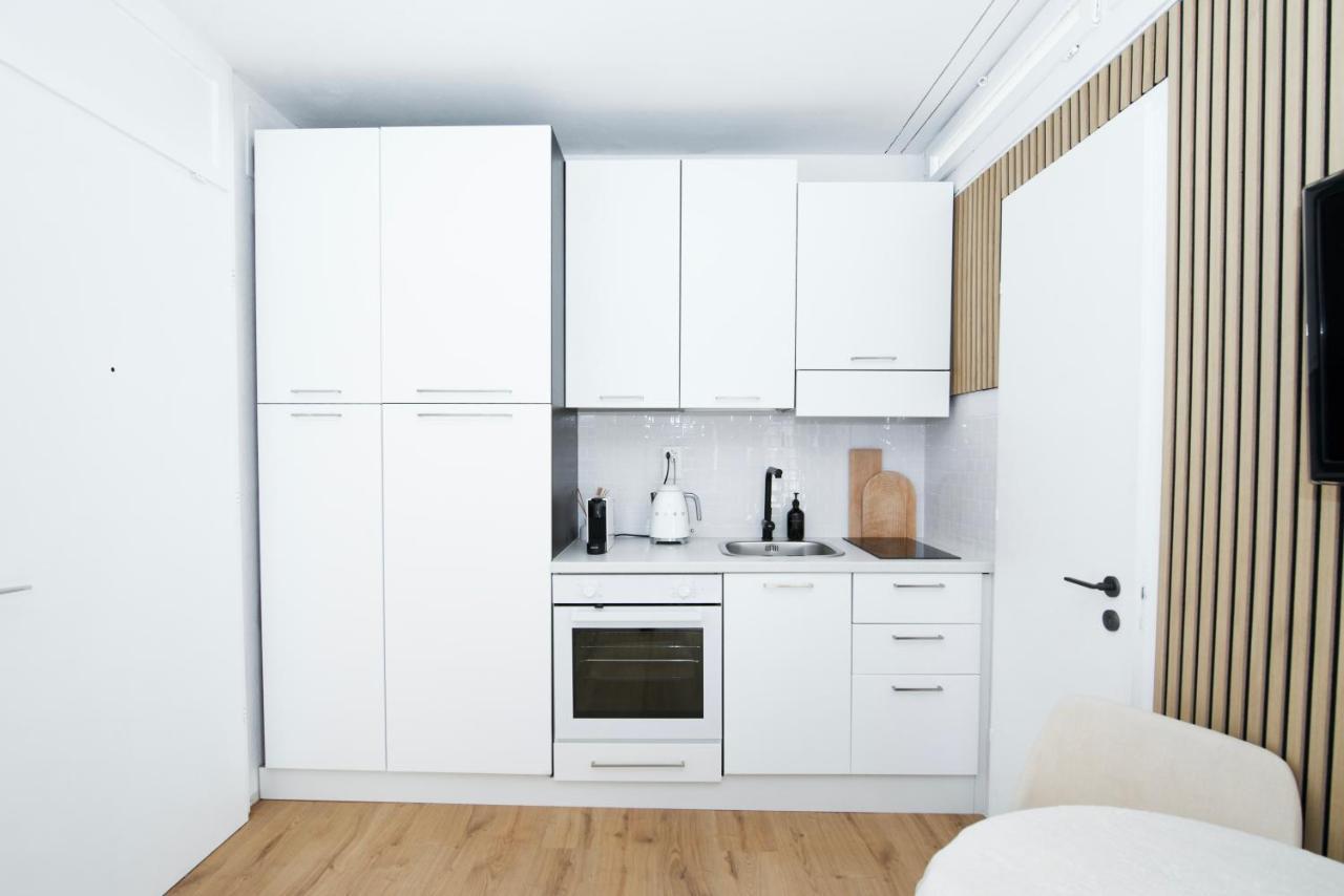 Bright Tiny Studio - Shared Pool & Sauna - Free Parking - Air Condition Muralto Ngoại thất bức ảnh